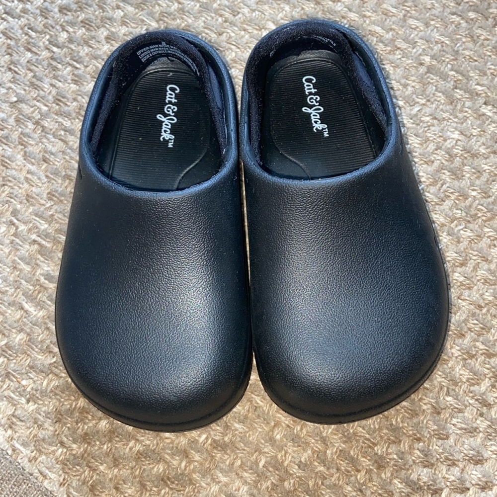Cat&Jack Size 6 Sandals